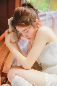 抬头不见低头见